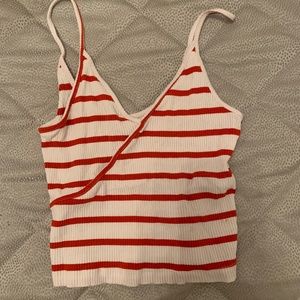 RED AND WHOTE STRIPED CROP TOP